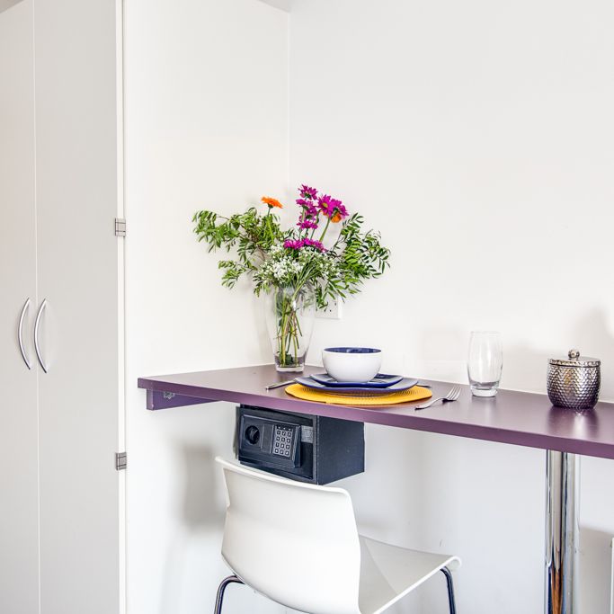 Bronze Studio - Photo 1