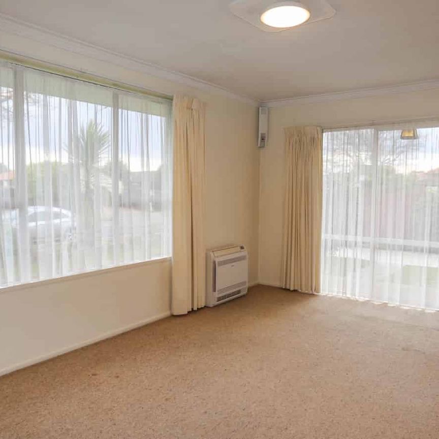 Warm Sunny Home - Photo 1