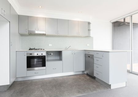 Sophisticated and Stylish Two Bedroom Apartment - Photo 2