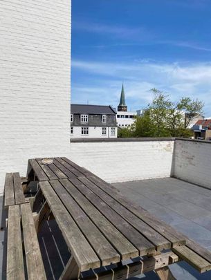 Stor flot lejlighed midt i Aarhus - Photo 1