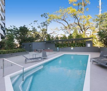 Beautiful 2 bed 2.5 bath furnished in Central Toowong - Photo 1