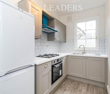 2 bedroom maisonette to rent The Lodge, Elm Road, New Malden, KT3 - Photo 3