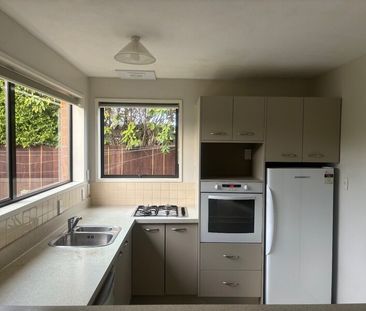 Great location in Ilam – 4 Bedrooms, Separate shower room, a second... - Photo 4