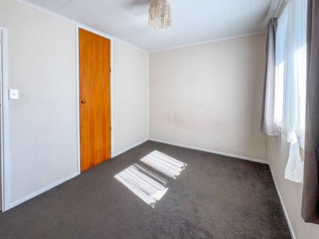 Two Bedroom Unit in Prime Central Location! Victoria - Photo 2