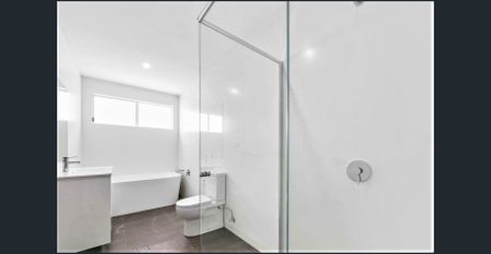 Contemporary 4 Bedroom Duplex Home in Prime Ermington Position - Photo 3