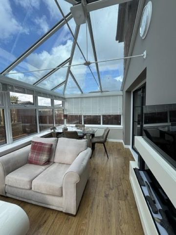 3 bedroom detached house to rent - Photo 4
