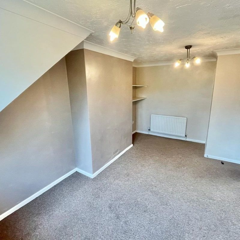 Roseville Close - Photo 1