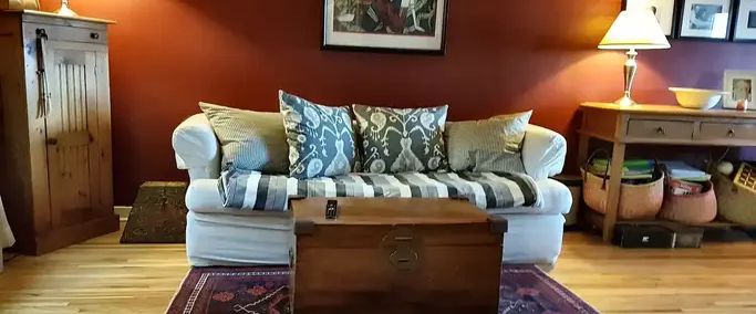 Stanley Park duplex, large yard, pets OK, immediate possession | 4522 Stanley Park SW, Calgary - Photo 1