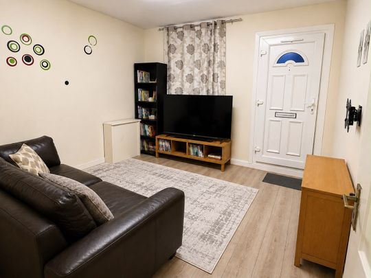 Room in a Shared House, Albion Road, TW3 - Photo 1
