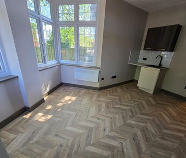 Green Lane, Shepperton TW17, London - Photo 2