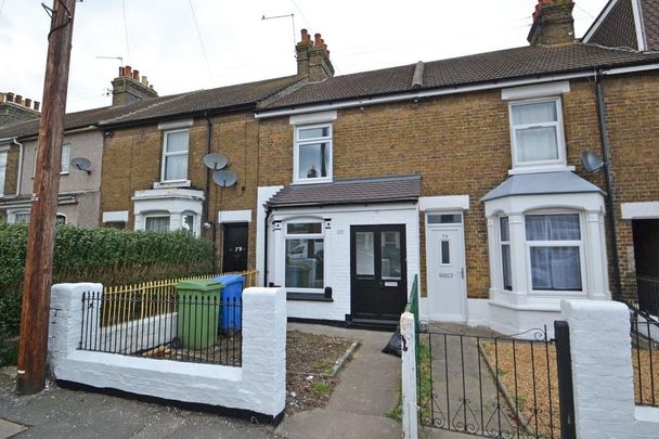 3 bedroom terraced house to rent - Photo 1
