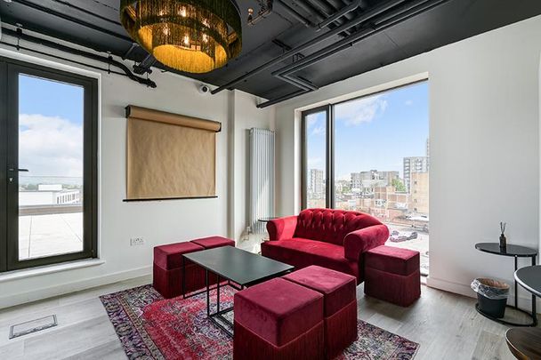 Studio to rent - Photo 1