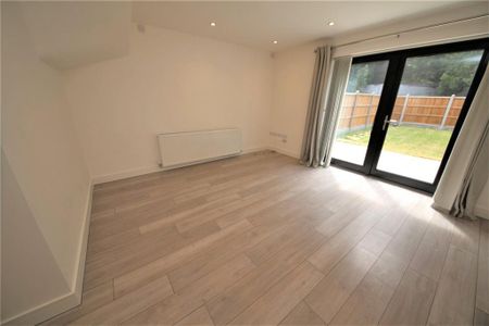 3 bedroom terraced house to rent - Photo 5