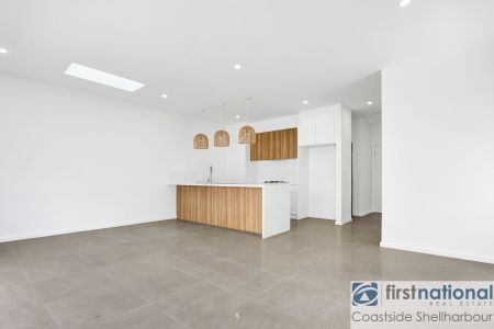 Spacious Home with Ocean Views! - Photo 2