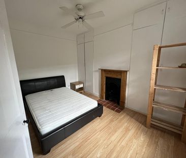 4 bedroom terraced house to rent - Photo 3