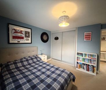 4 bedroom detached house to rent - Photo 2