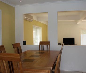 30 Waitomo Street, Broadbeach Waters - Photo 6