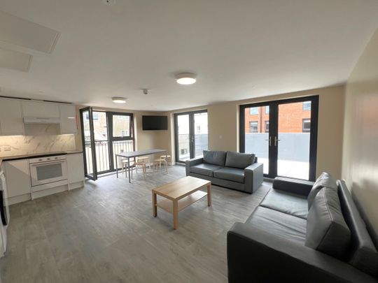 5 Bed Flat, Stokes Croft, BS2 - Photo 1