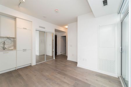 For Lease - 10 Honeycrisp Crescent Unit# 603, Vaughan, Ontario - Photo 2