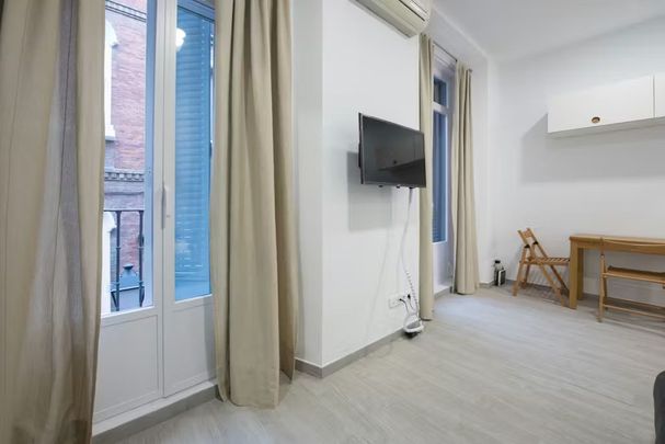 Calle de la Ballesta, Madrid, Community of Madrid 28004 - Photo 1