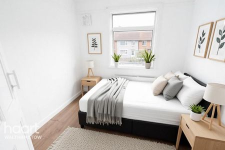 3 bedroom terraced house to rent - Photo 3
