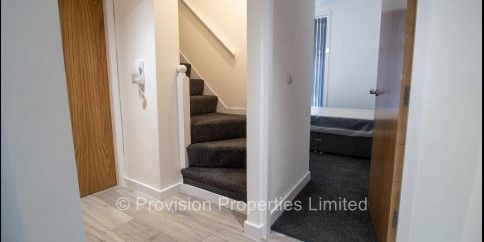 2 Bedroom Apartments in Leeds - Photo 3