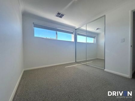 Near-New 4x2 Double-Storey Home in Prime Currambine Location - Photo 3