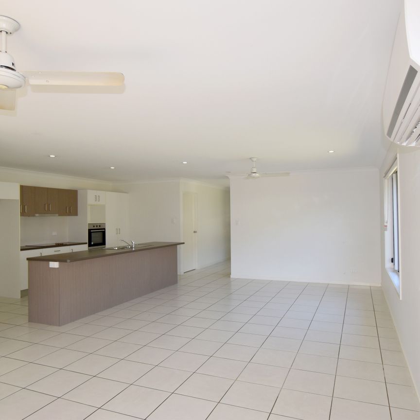 SPACIOUS MODERN FAMILY HOME - Photo 1