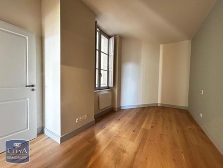 Location Appartement 2 pièces 41m² MARSEILLE 1er - Photo 2