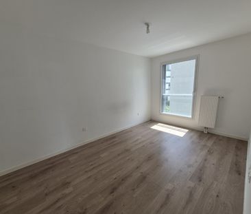 Location Appartement 3 pièces 66m² LILLE 59000 - Photo 5