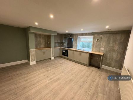 2 bedroom terraced house to rent - Photo 2