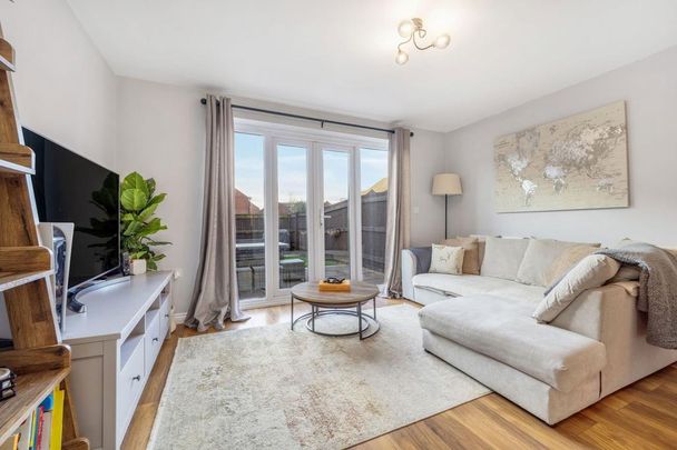 3 bedroom end of terrace house to rent - Photo 1