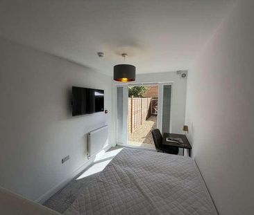 Boleyn Avenue, Peterborough, PE2 - Photo 1