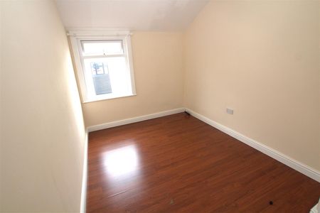 2 bedrooms Apartment for Sale - Photo 3