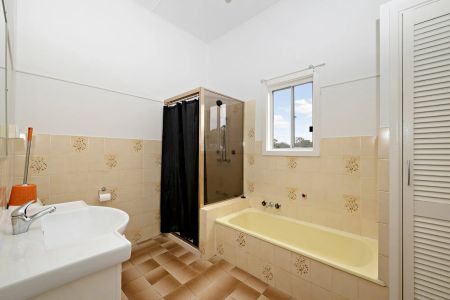 3 Bedroom Home - Photo 2