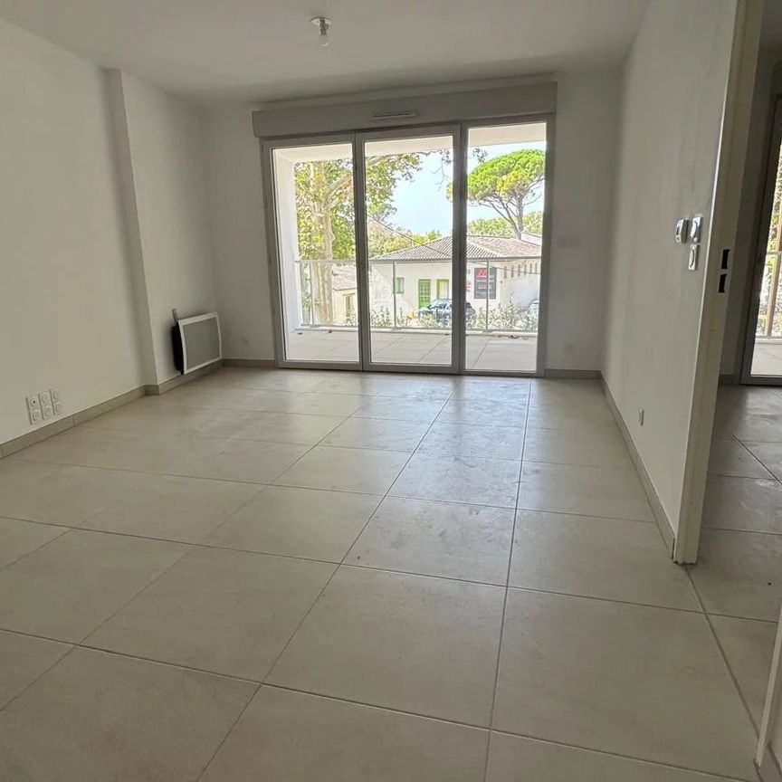Location Appartement 2 pièces 42m² MARSEILLE 11ème - Photo 1