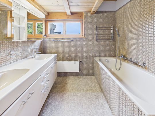 Charmante 5.5-Zimmer Wohnung mit Seeblick in Twann - Photo 1