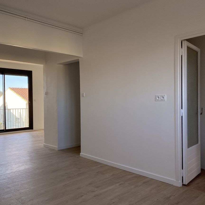Location Appartement 5 pièces 94m² NARBONNE 11100 - Photo 1