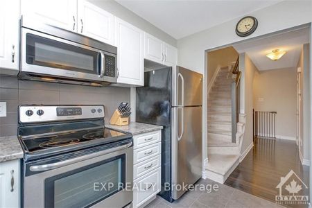 For Lease - 220 CAYMAN Road, Stittsville - Munster - Richmond, Ontario - Photo 2