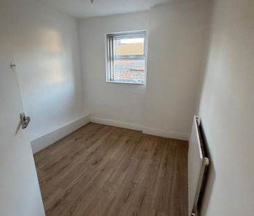 3 Bed Terraced House, Esmond St, L6 - Photo 2