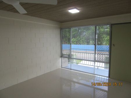 Central location, close to town & river - Photo 5