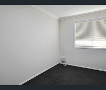 Perfectly Located 3-Bedroom Villa with huge backyard!!!! - Photo 3