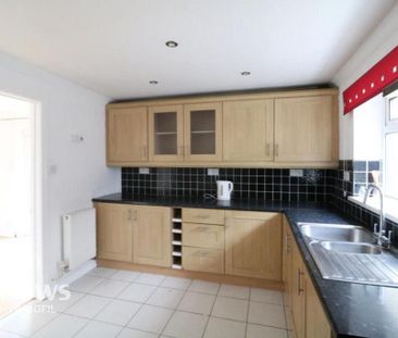 3 bedroom semi-detached house to rent - Photo 6