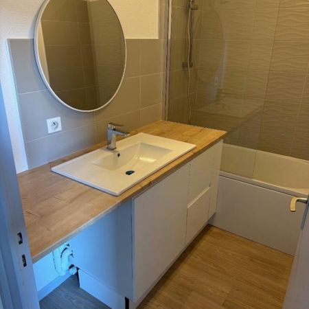 Location Appartement 3 pièces 63m² RIORGES 42153 - Photo 4