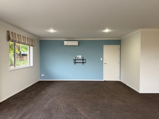 Ready to Move - Welcome Bay - Photo 1
