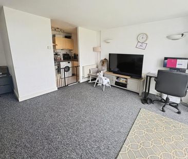 2 bedroom Flat To Let Total Size: 785 SQ FT - Photo 1