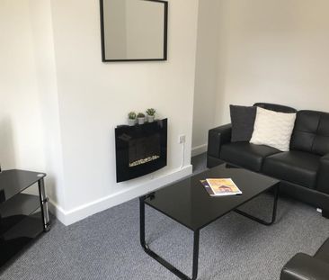 2 bedroom terraced house to rent - Photo 6