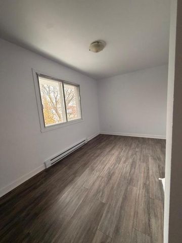 9044 Rue Lionel-Groulx, H1R 3H1, H1R 3H1, Montréal - Photo 4