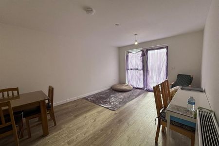 2 bedroom apartment to rent - Photo 3