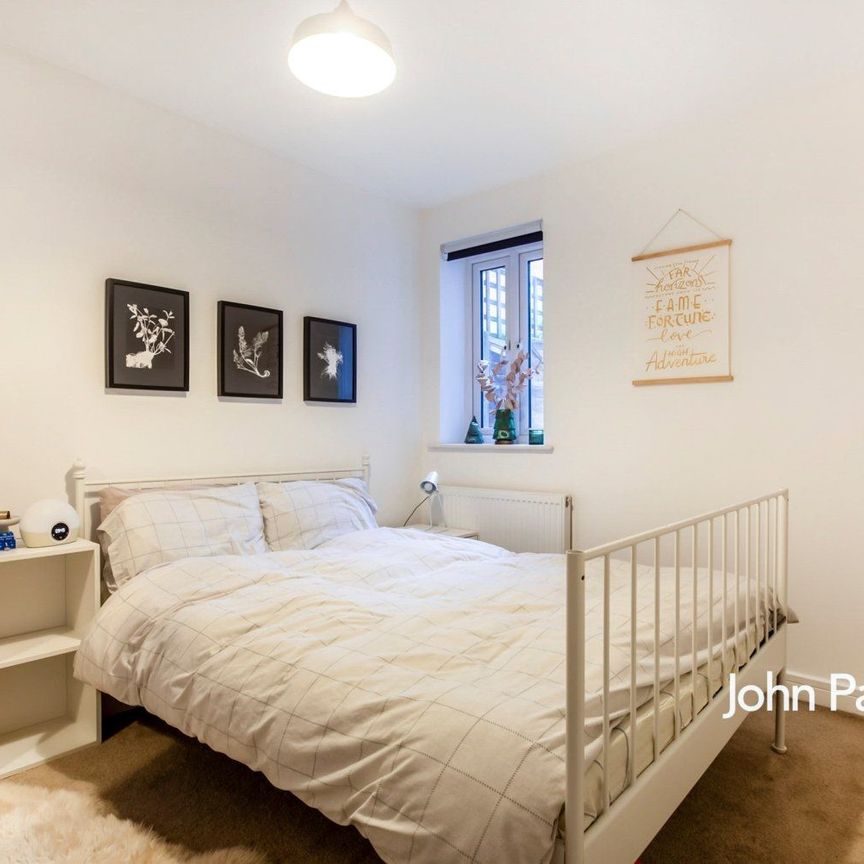 Creek Road, London, SE8 - Photo 1